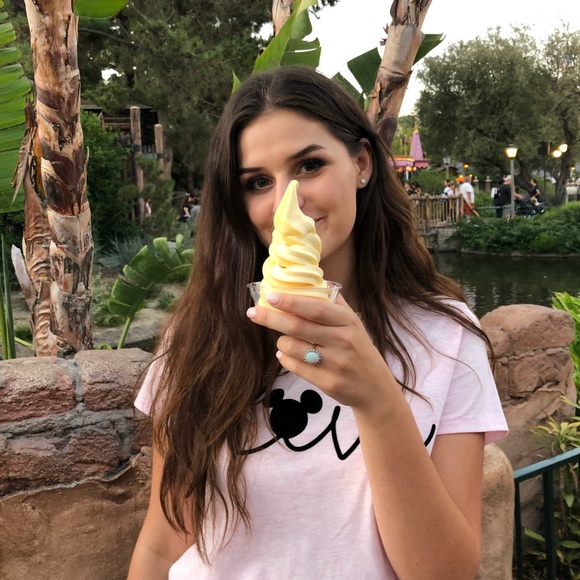 Meet Your Posher, Lilli - Picture 2 of 3